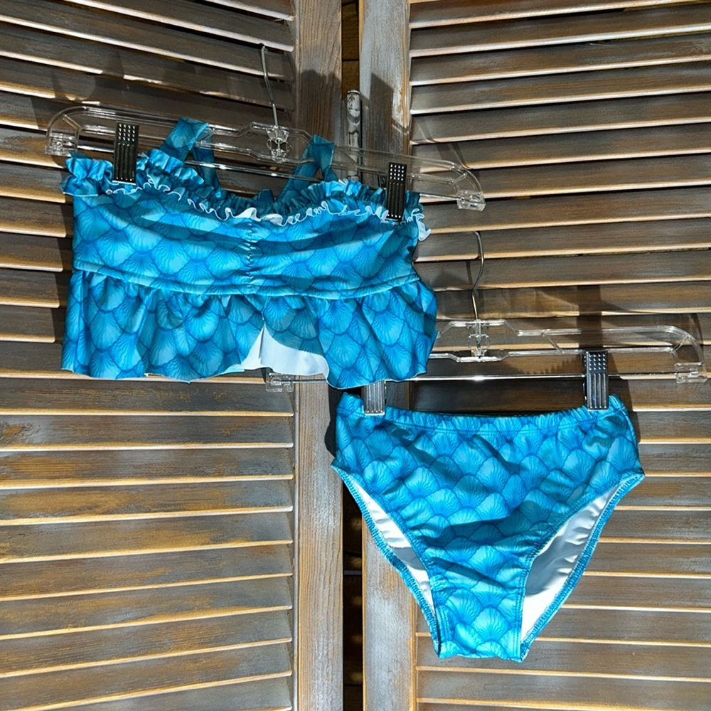 Girls swimsuit